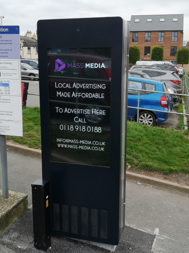 Commercial outdoor display installation